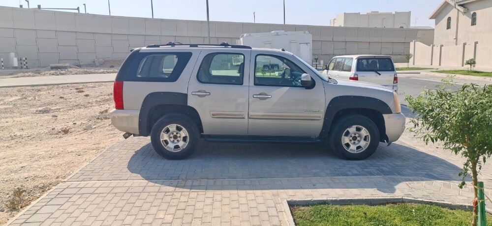 G M C YUKON - 10