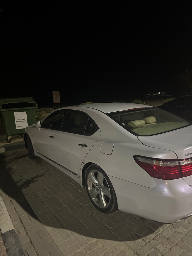 Lexus LS 460 in excellent condition - 3