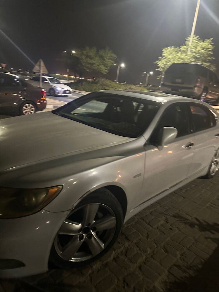 Lexus LS 460 in excellent condition - 1