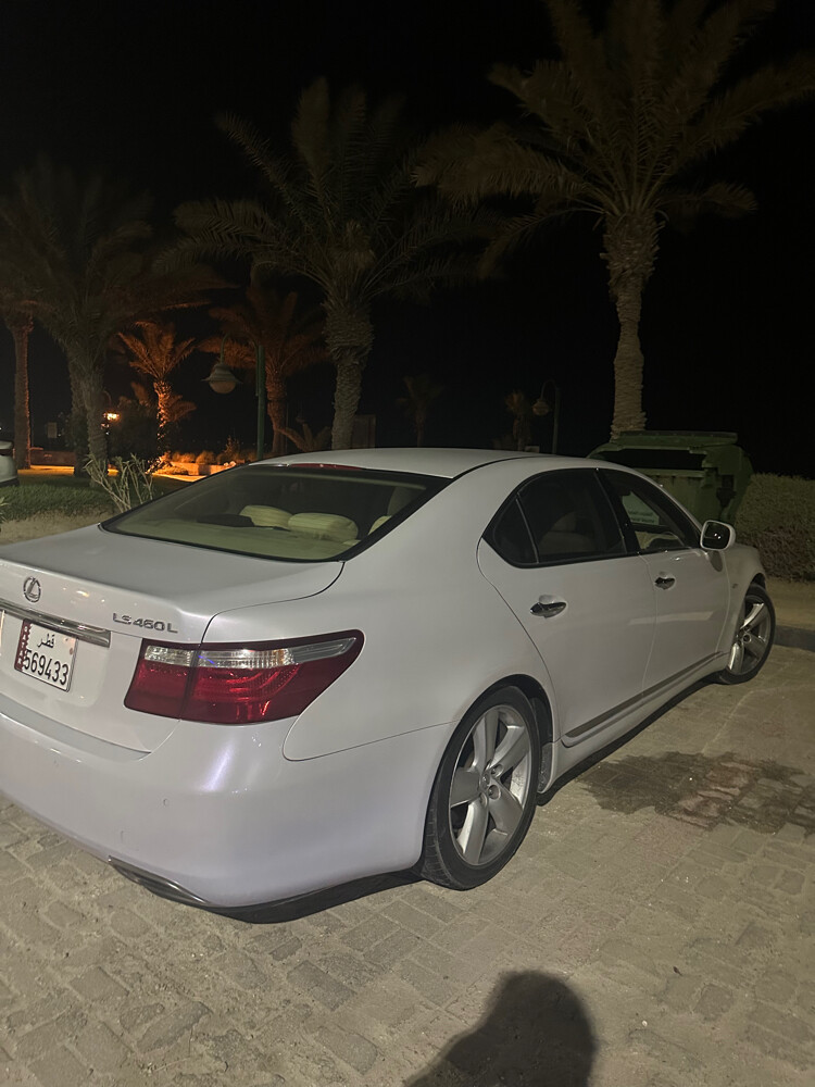 Lexus LS 460 in excellent condition - 4
