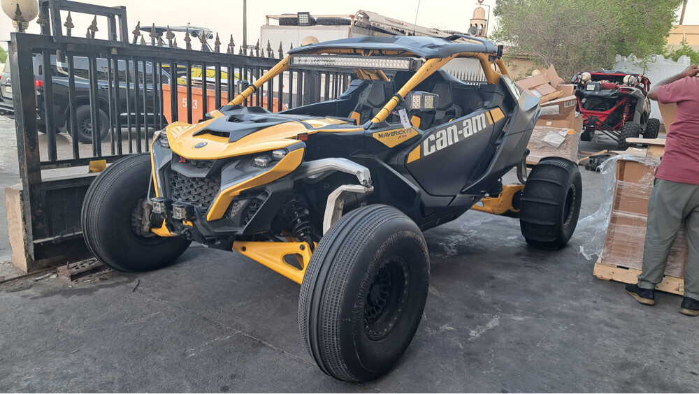 can am maverick R - 3