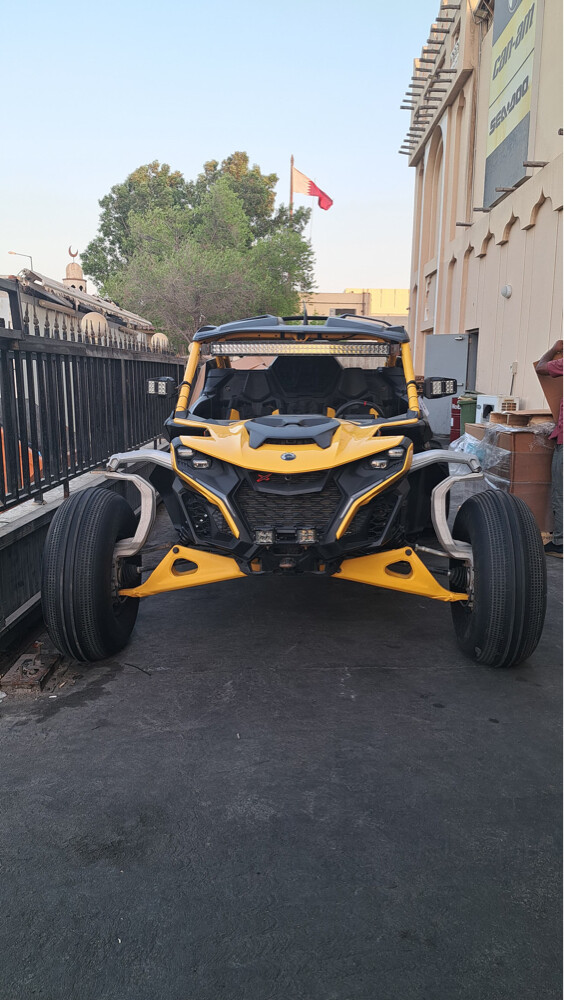 can am maverick R - 1
