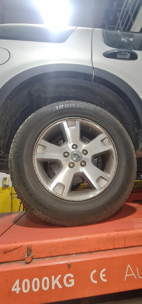 Ford explorer - 10