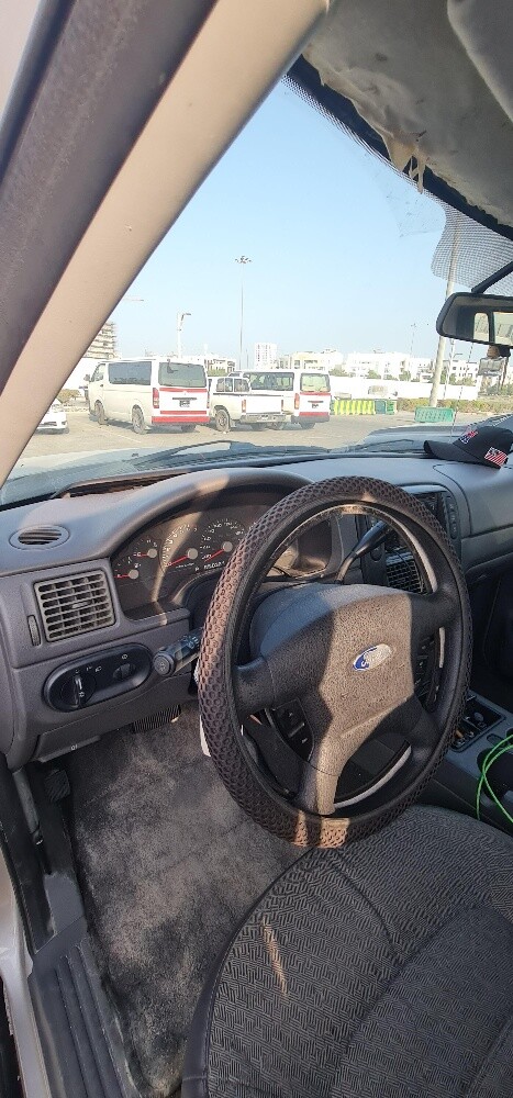 Ford explorer - 2