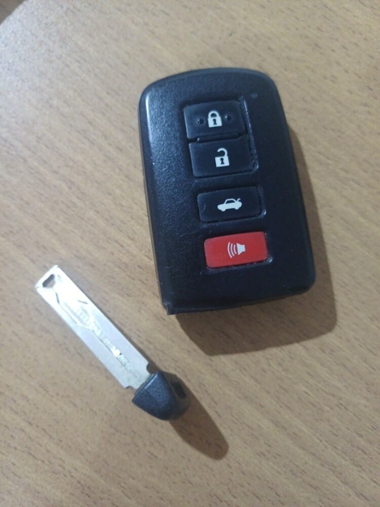 Aurion car key - 3