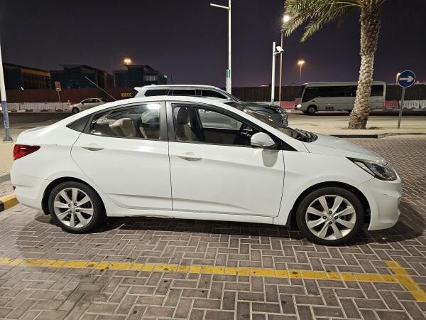 Hyundai Accent 1.6 liter Car - 4