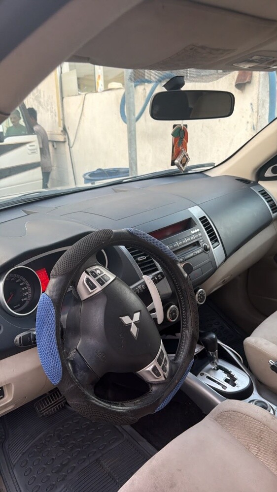 Mitsubishi Outlander - 3