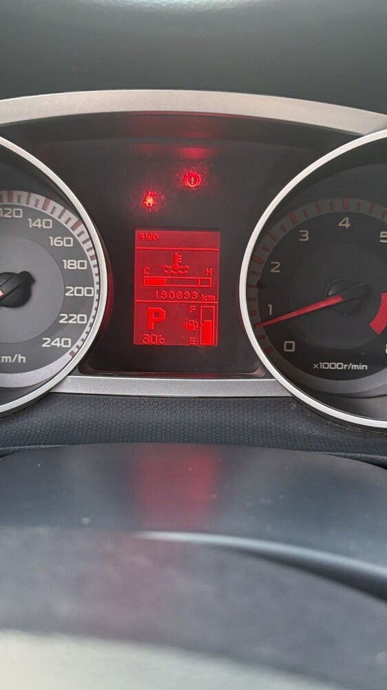 Mitsubishi Outlander - 4