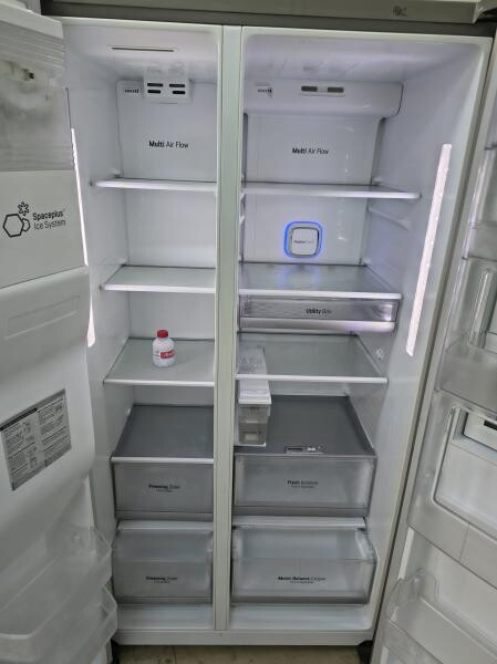 LG InstaView ThinQ Refrigerator - 3