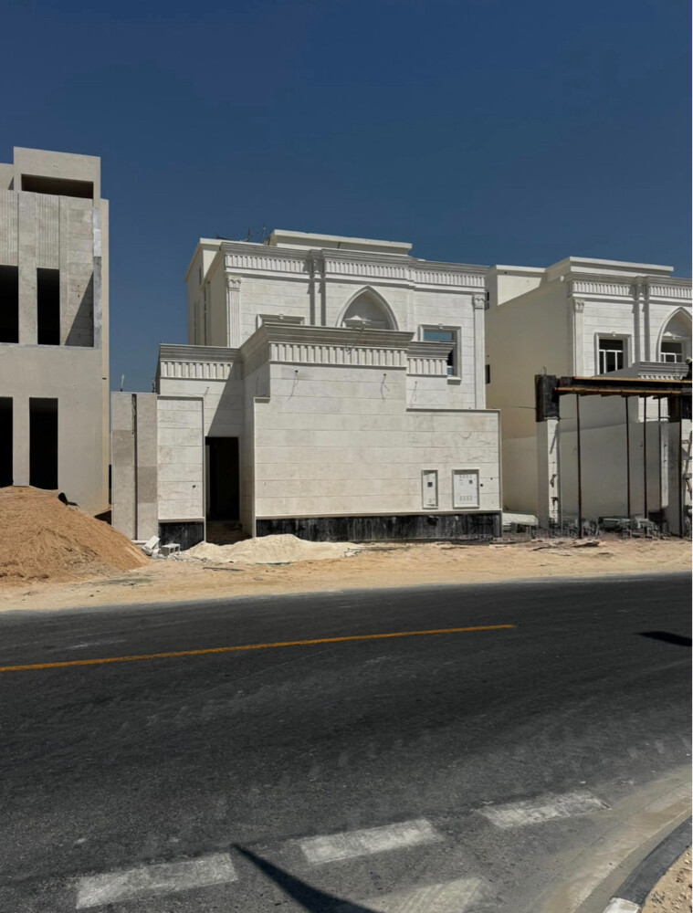 للبيع فيلا في الوكرة بغرفه سائق - 3