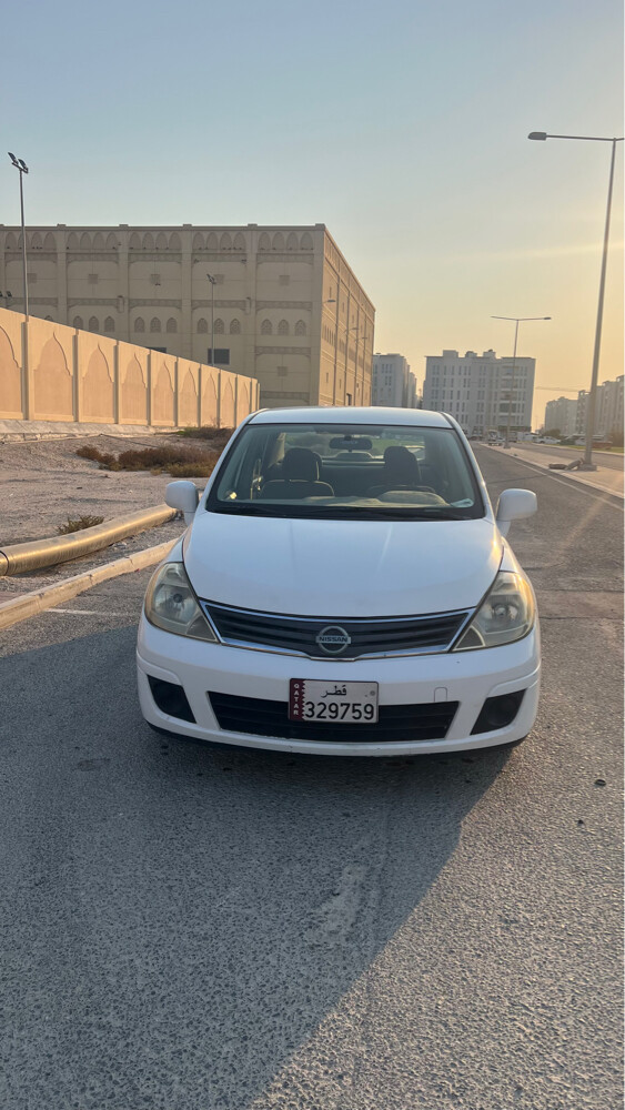 NISSAN TIIDA 2011 - 1