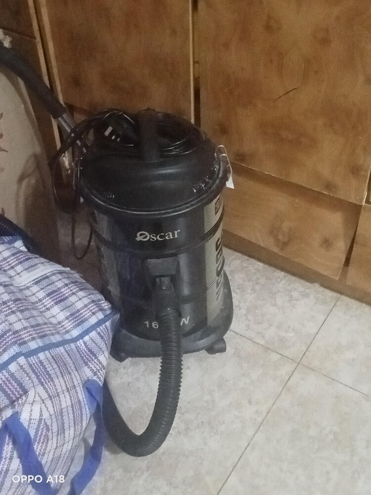 Vacuum cleaner in good condition. - 1