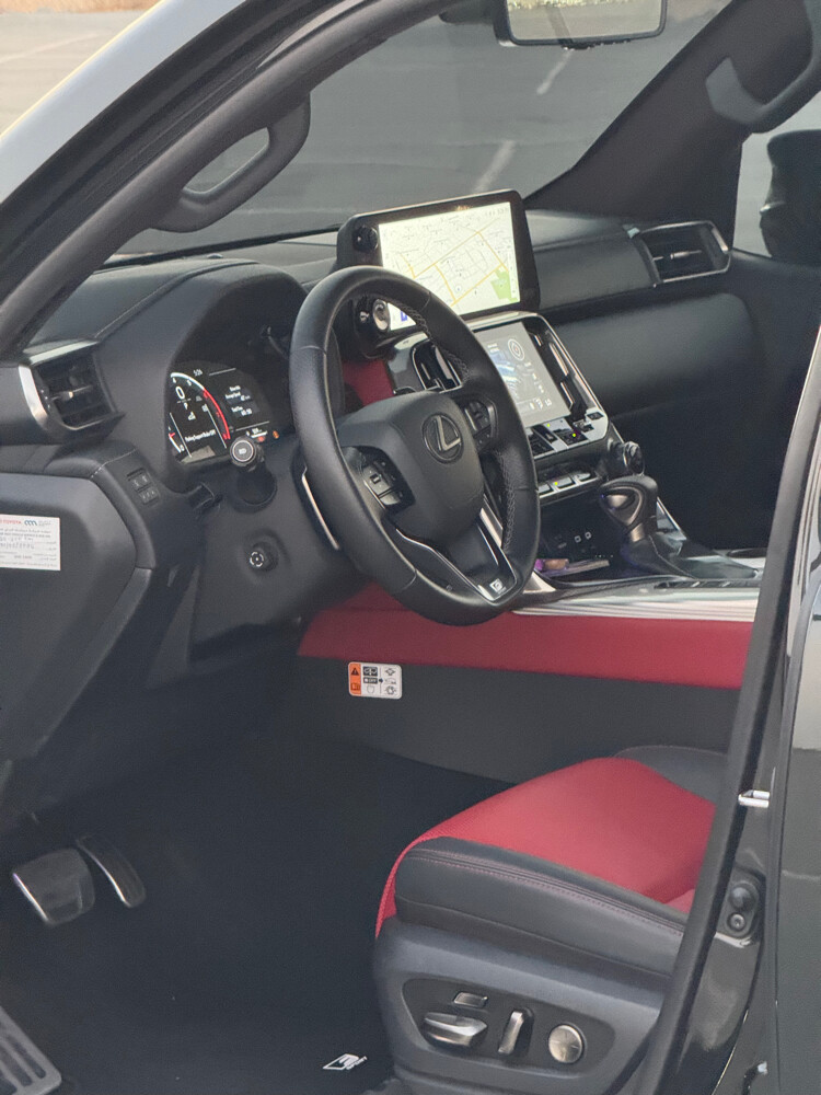 Lexus LX 600 F sport - 8