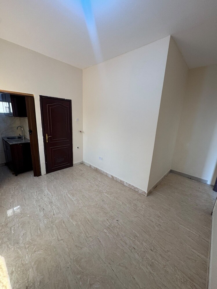 بالمطار غرفة مطبخ شامل - 4
