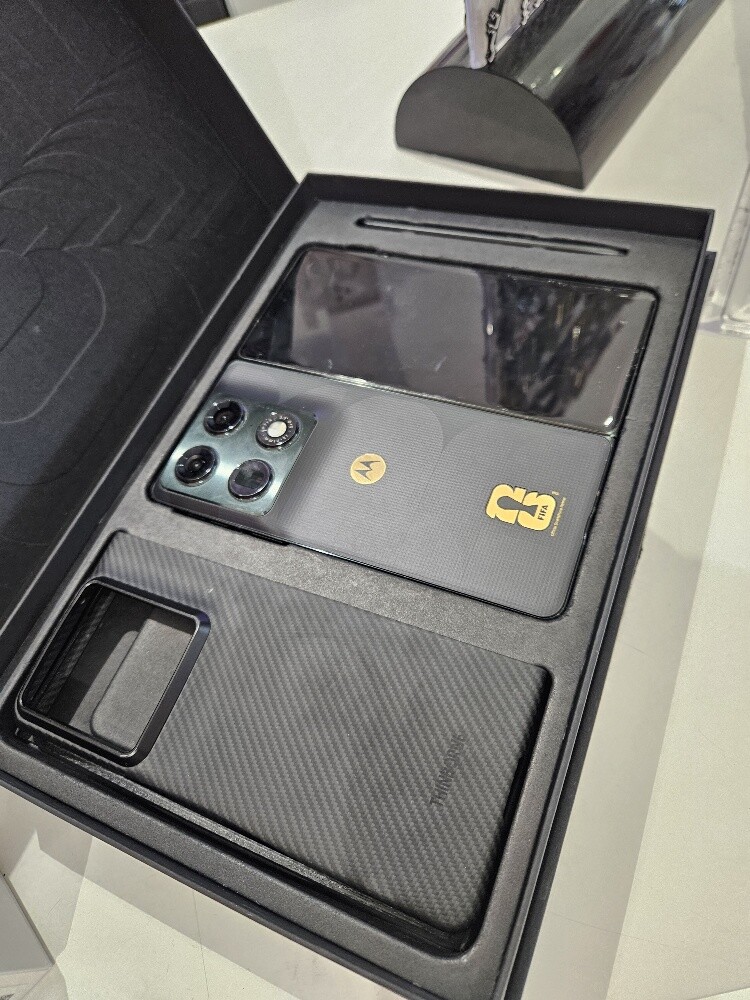 motorola razor fold fifa - 2