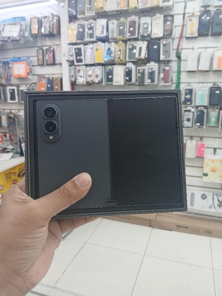 Galaxy Fold 8 - 1