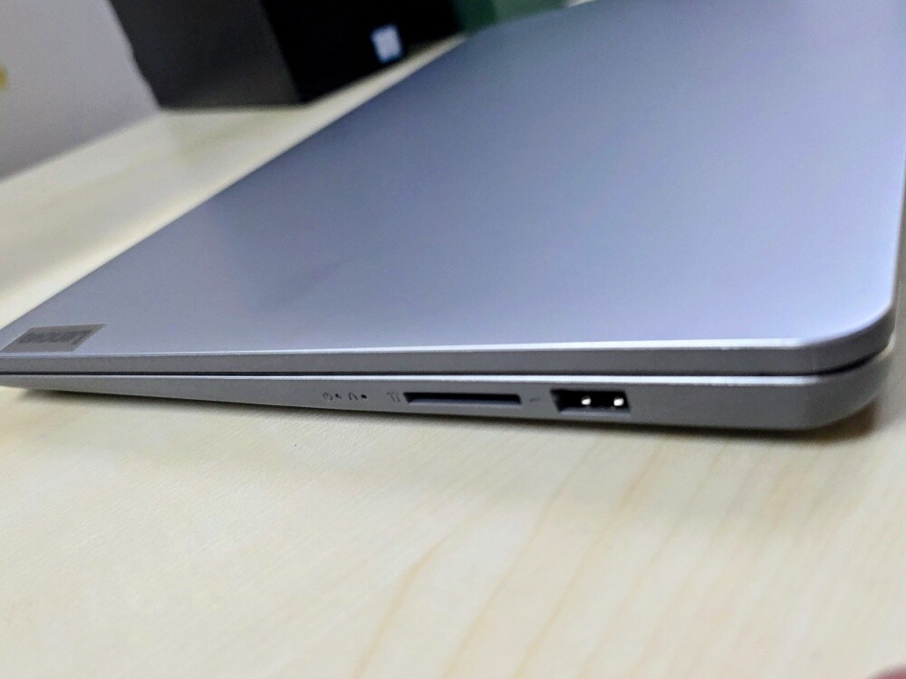 Lenovo Ryzen 5 7000 16GB 512GB 15.6 - 5