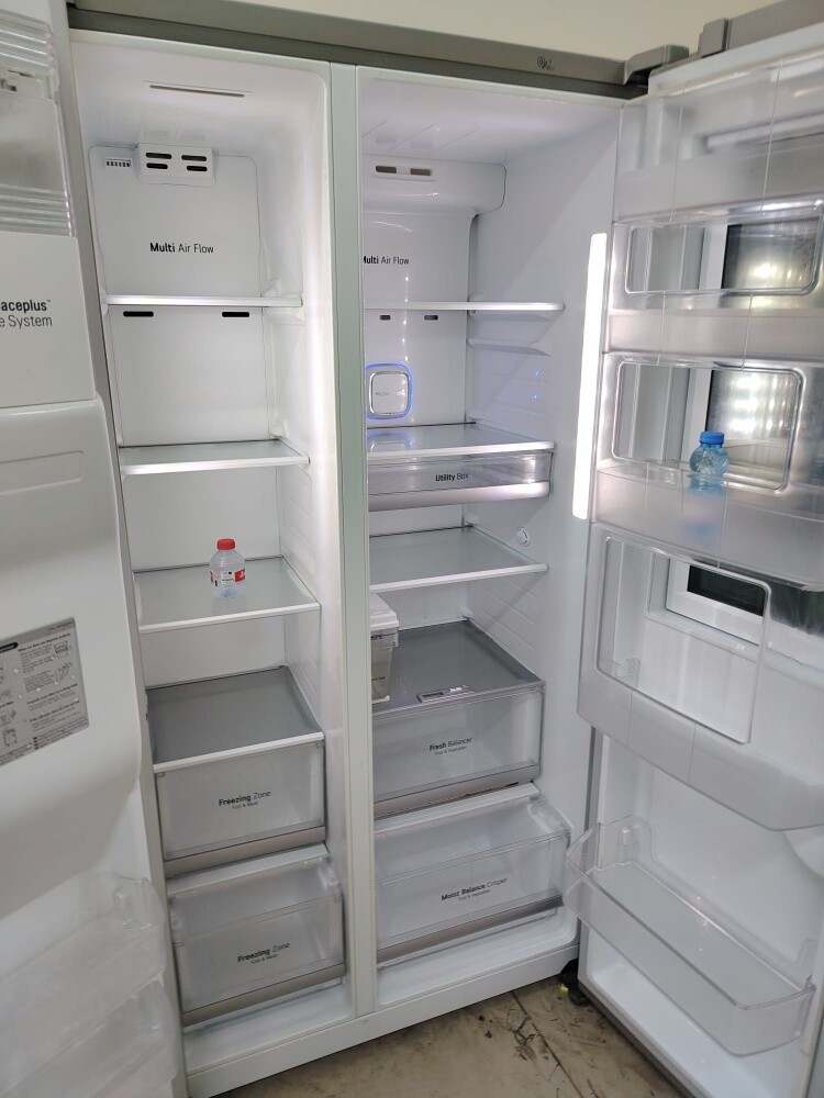 LG side by side fridge for sale - 4