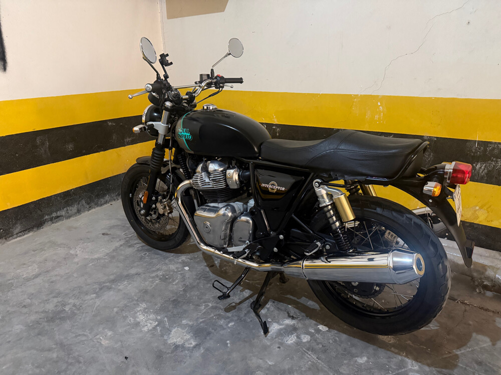 Interceptor 650 - 1