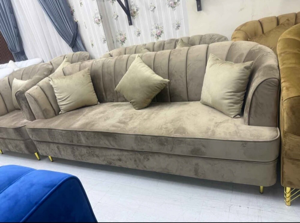 new sofa are mojils - 4