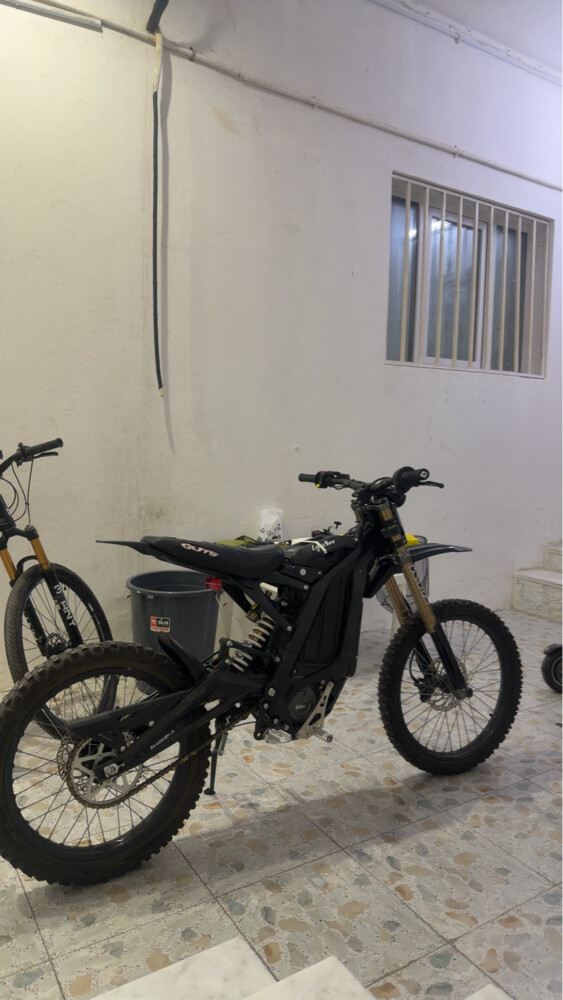 Surron light bee x - 2