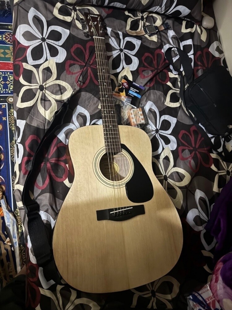 Yamaha Guitar for Sale – 600 QAR

B - 3