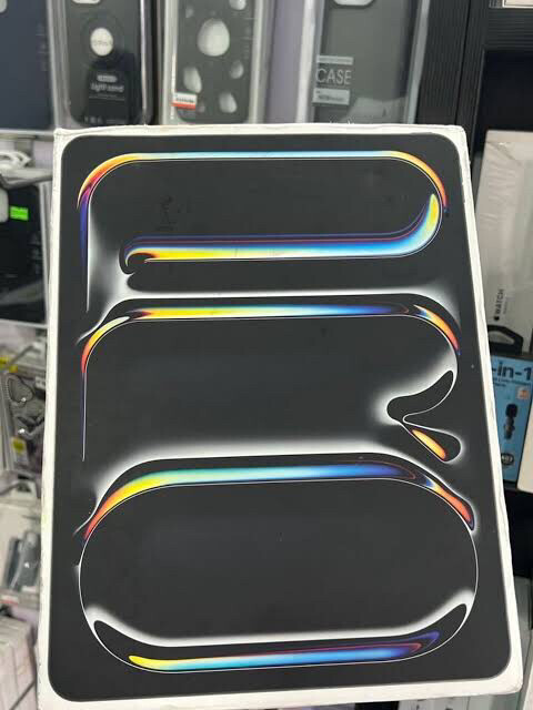 New Apple iPad Pro 13 inch 512GB M5 - 1