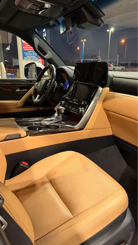Lexus LX600 Luxury - 2
