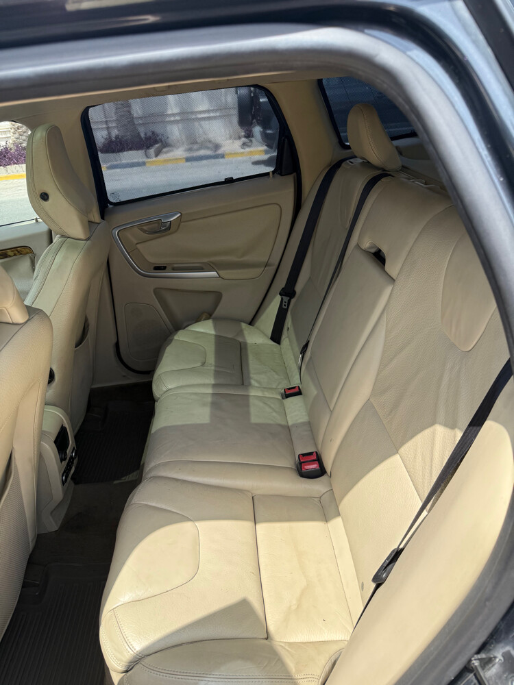 volvo XC 60 T6 model 2010 - 4