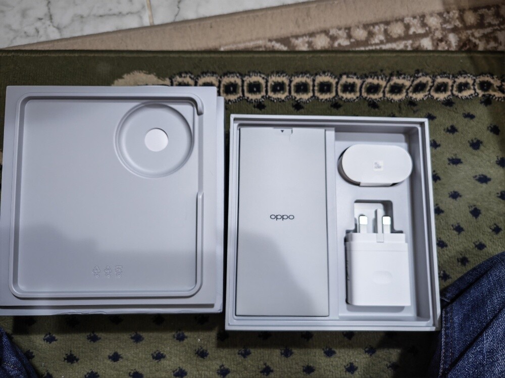 Oppo Find N 6 16/512 - 4