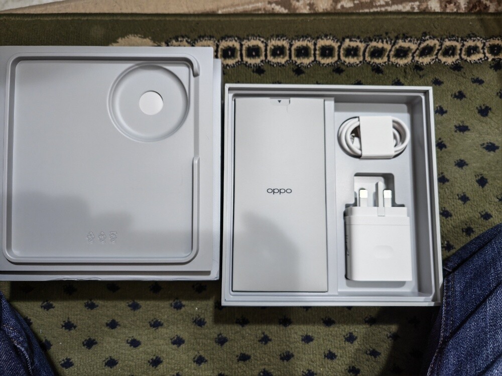 Oppo Find N 6 16/512 - 5