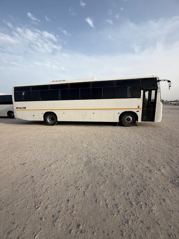 eicher 64 seat without driver - 3