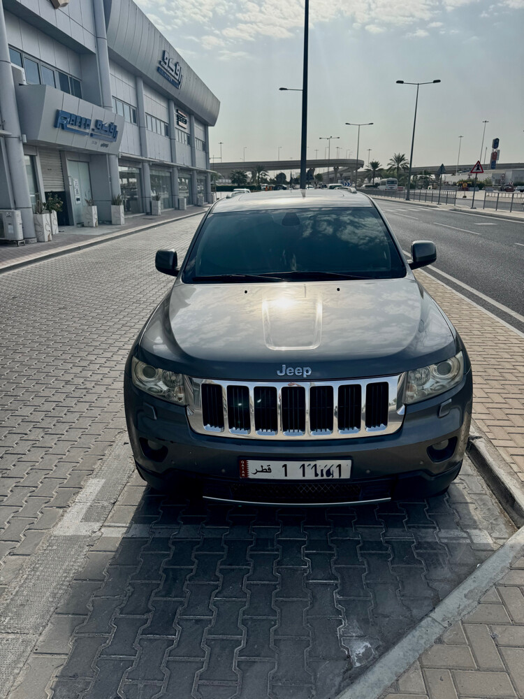 Jeep Grand Cherokee Limited Hemi - 4