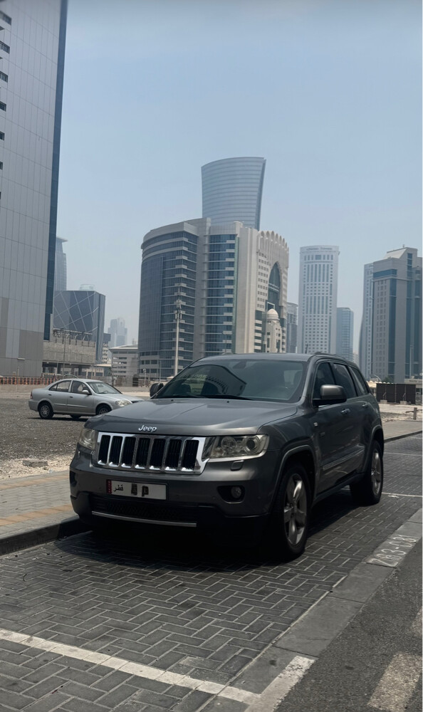 Jeep Grand Cherokee Limited Hemi - 2