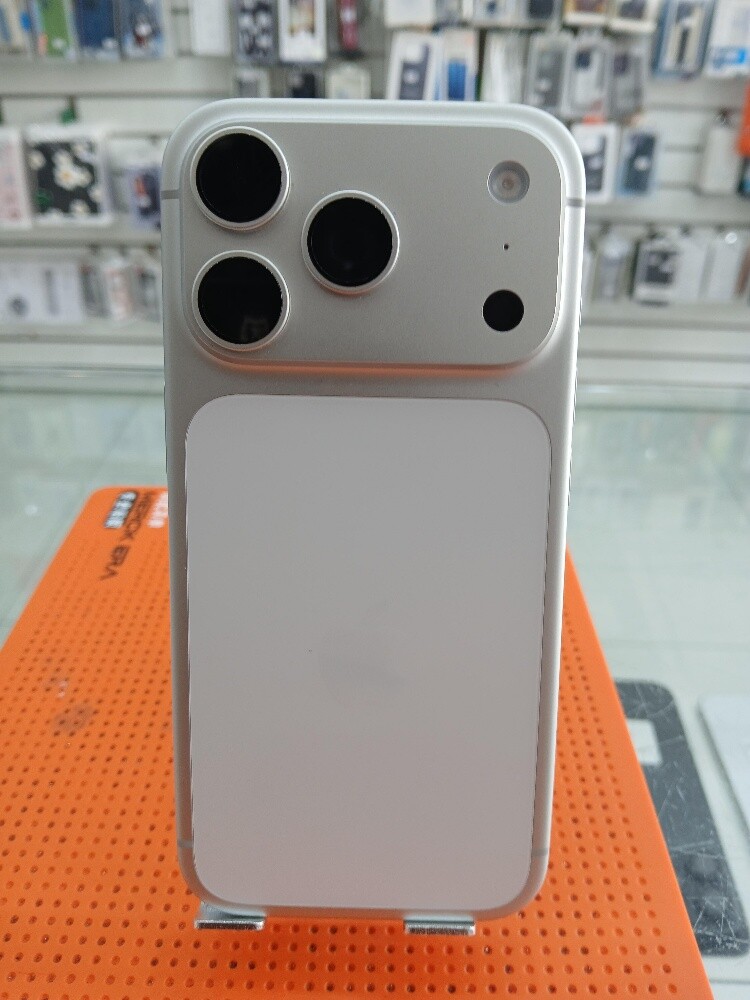iPhone 17 Pro - 2