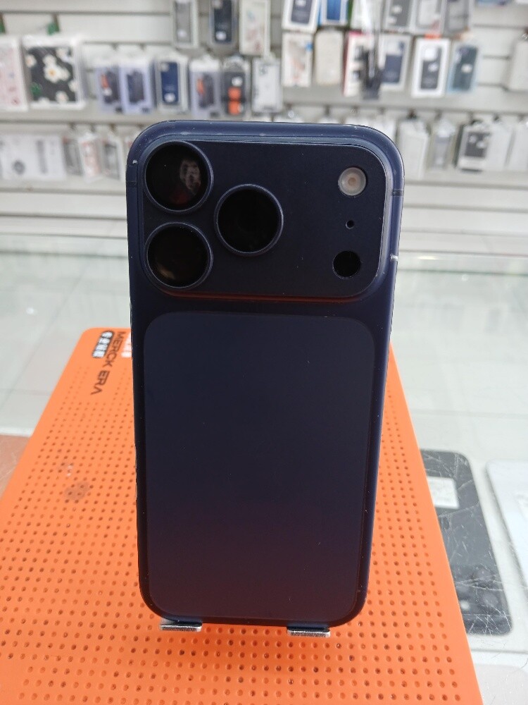 iPhone 17 Pro - 1