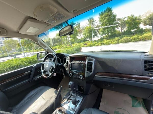 Pajero 3.8L Gold Edition - 10