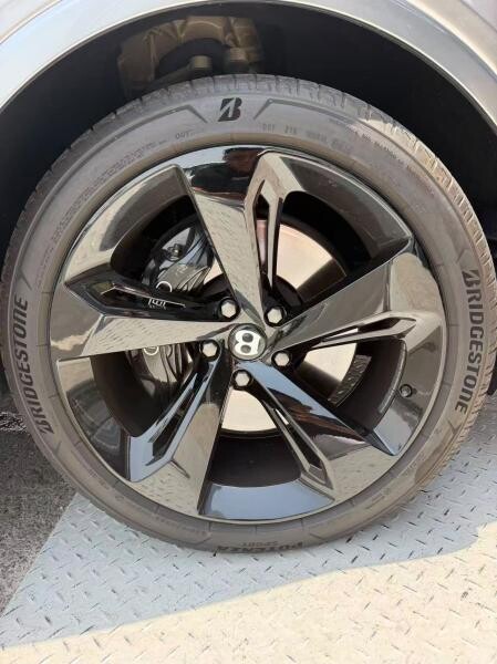 BENTLEY BENTAYGA NEW BRAKE PADS - 5