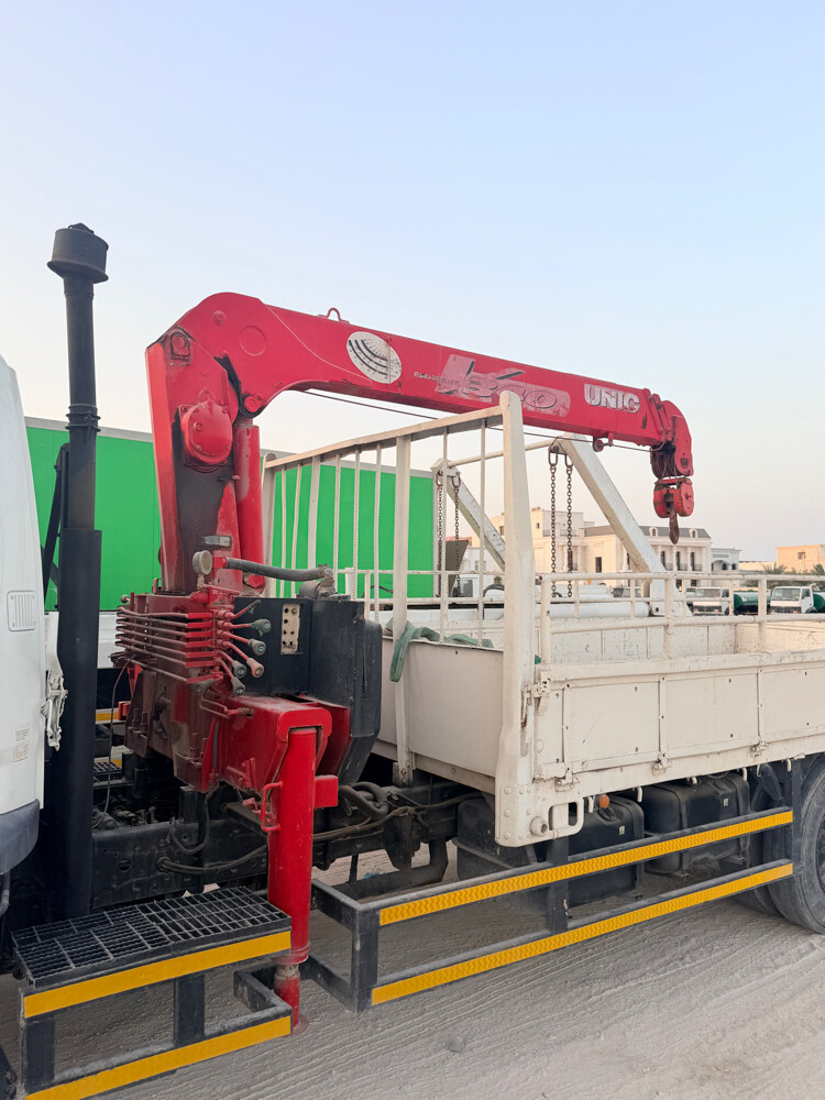 Mitsubishi boom truck  - 4