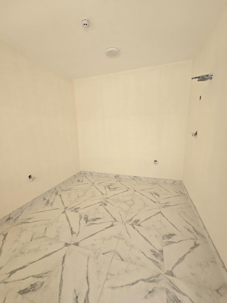 For rent, it is stored in Al Awamer - 7