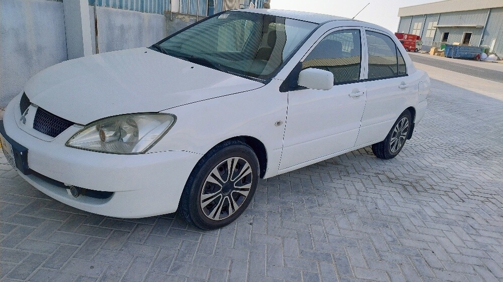 Mitsubishi Lancer GLX 2010 model. - 5