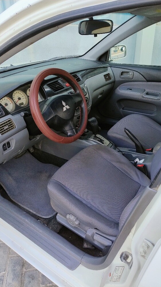 Mitsubishi Lancer GLX 2010 model. - 10