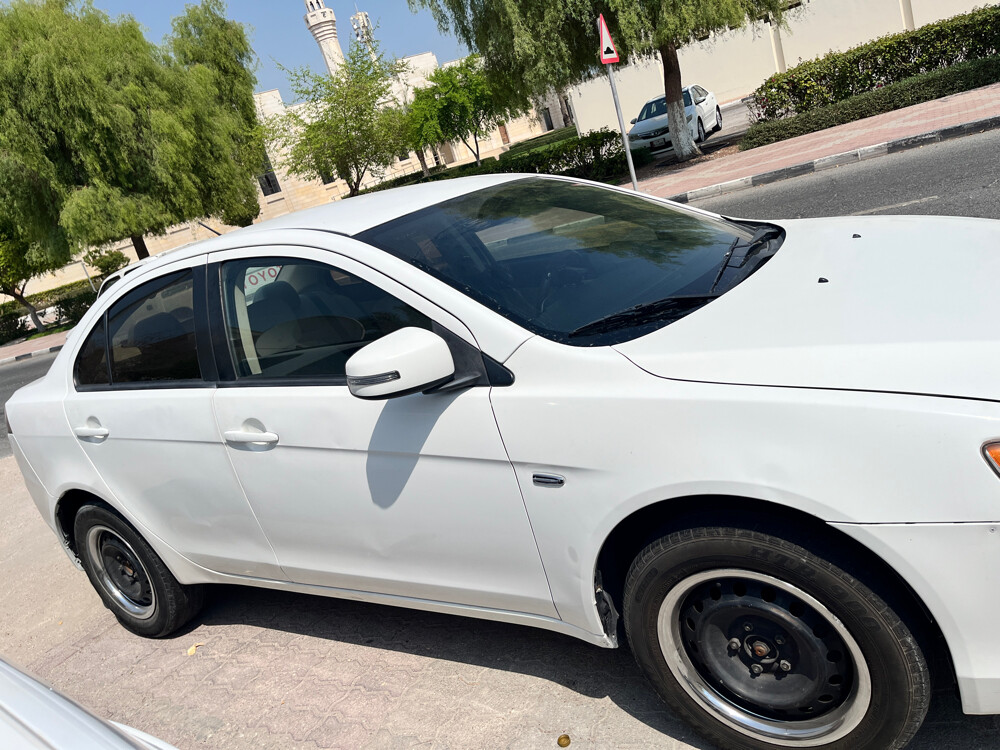 Mitsubishi lancer - 2
