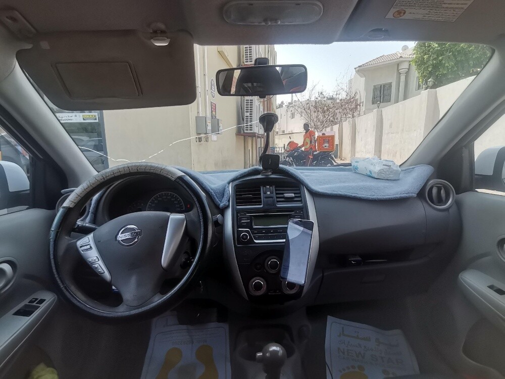 nissan sunny - 1