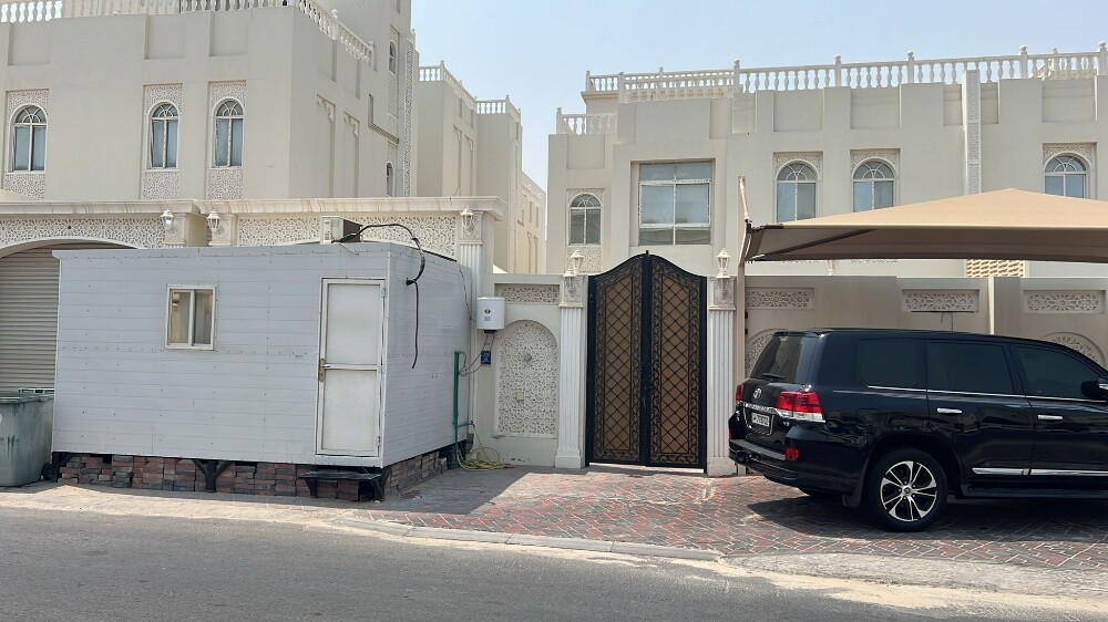 للبيع فلتين متلاصقه فى المريخ قري - 1
