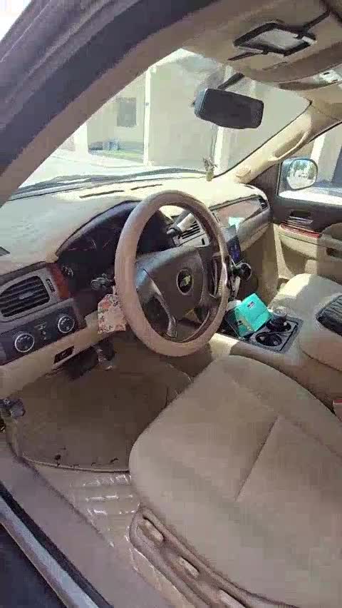 Chevrolet suburban - 1