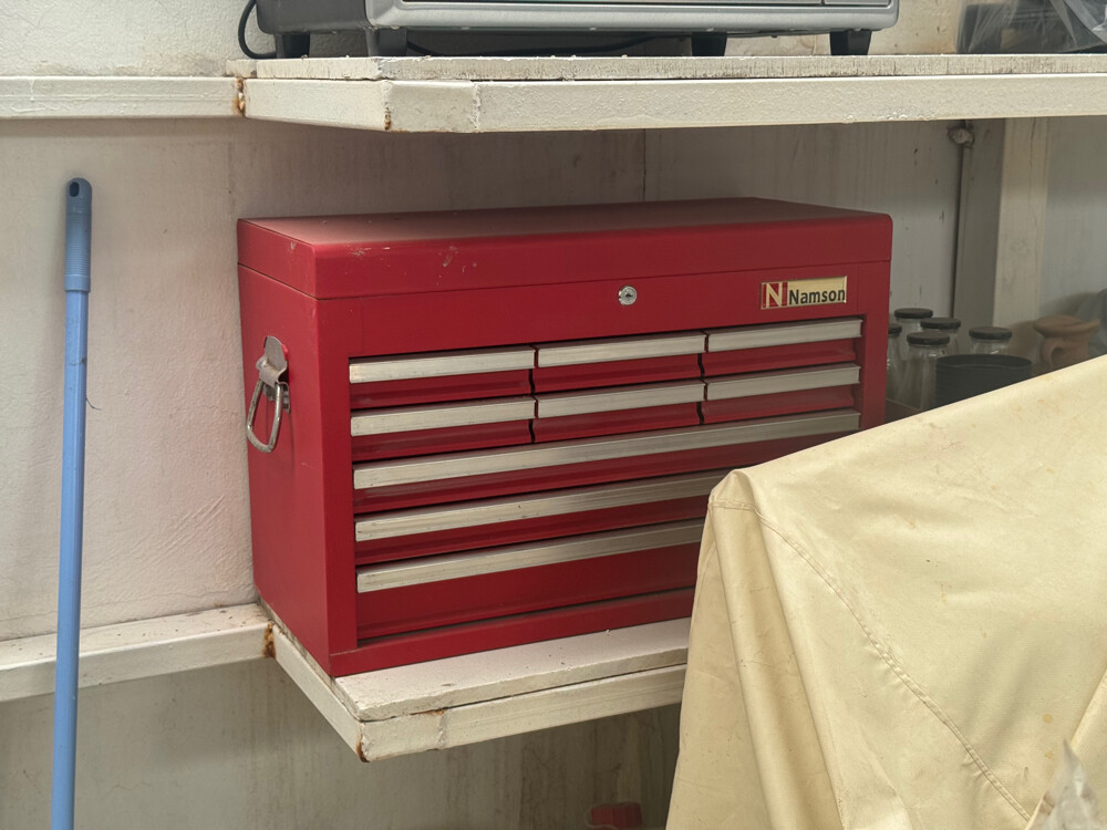 metal Tools cabinet  - 1