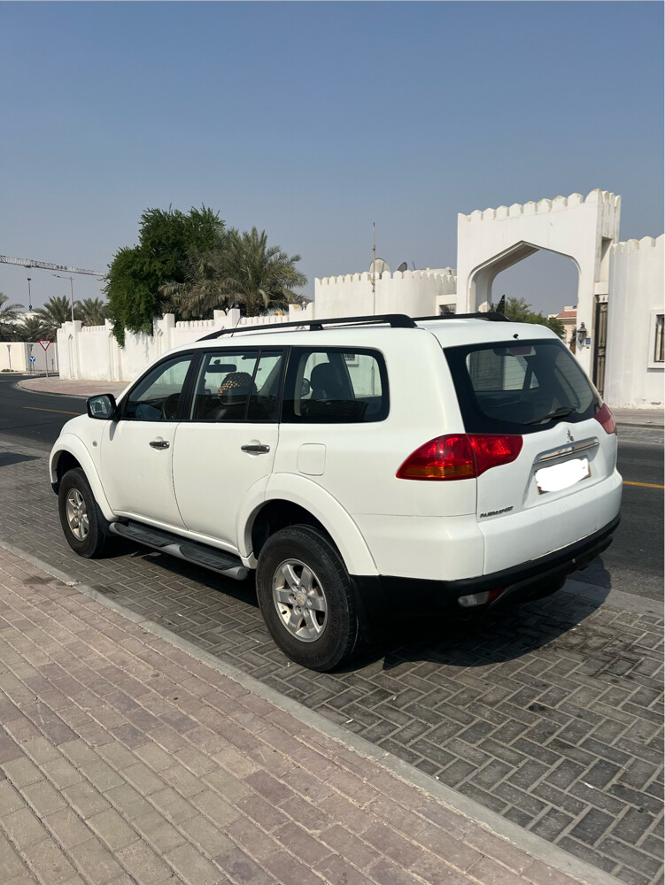 pajero sport 2010 - 4
