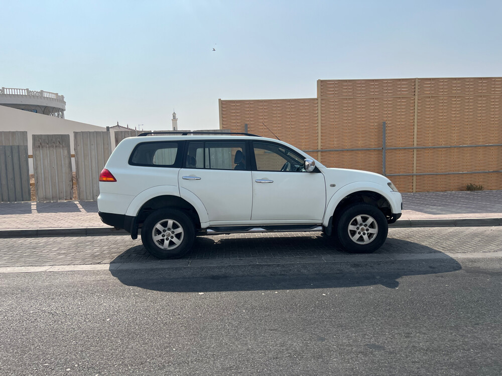 pajero sport 2010 - 3