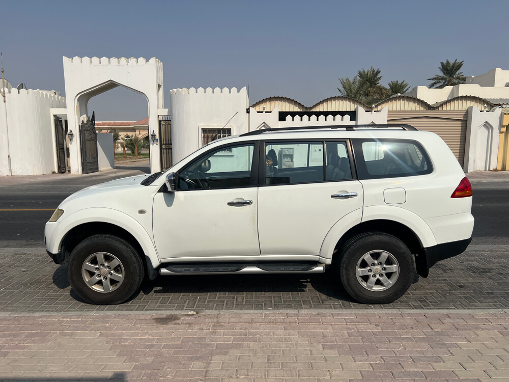 pajero sport 2010 - 5